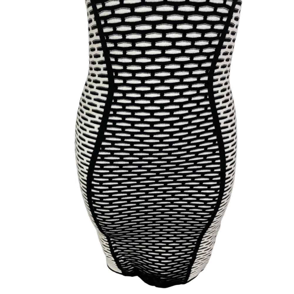 INTERMIX Petite Stretch Sleeveless Knit Black White Bodycon Dress Women's Sz P - Picture 4 of 7